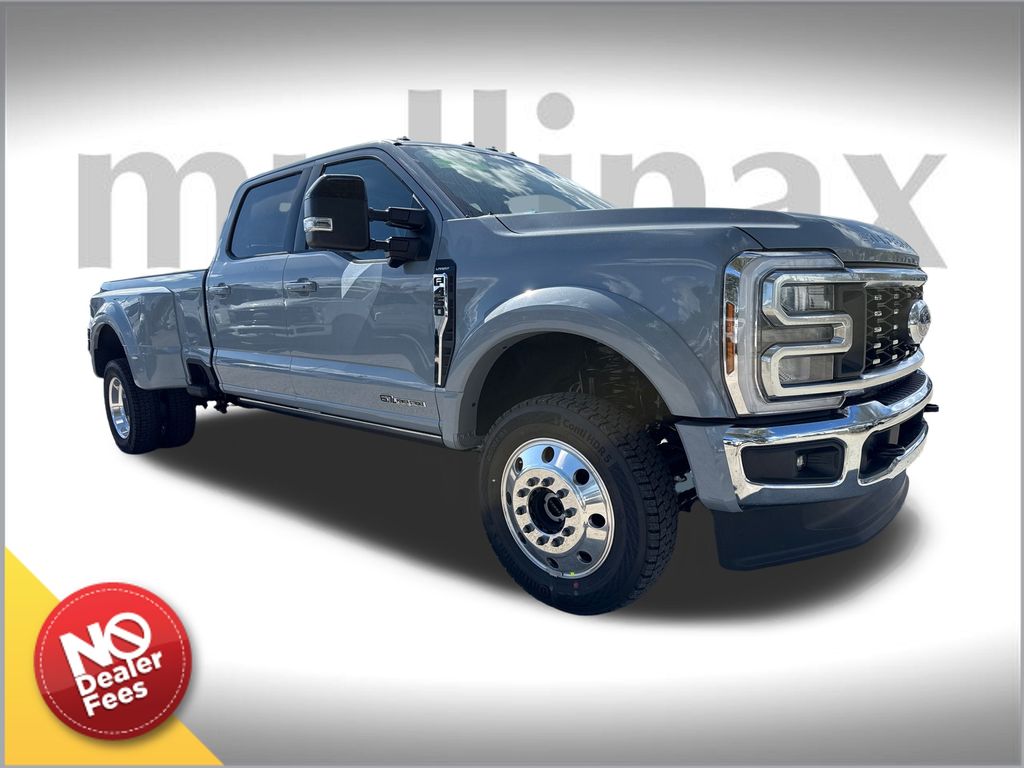 2026 Ford F-450 Super Duty Lariat's photo