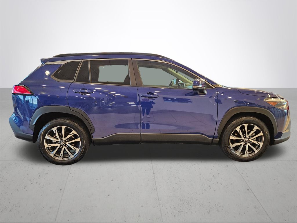 2024 Toyota Corolla Cross XLE