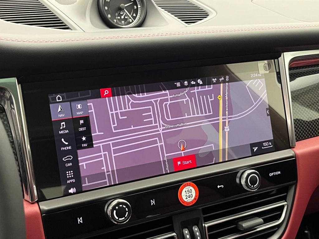 Thumbnail: 2026 Porsche Macan - 20