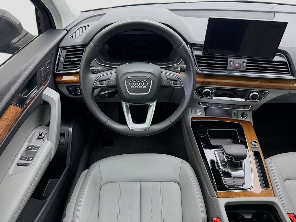 Thumbnail: 2022 Audi Q5 - 10
