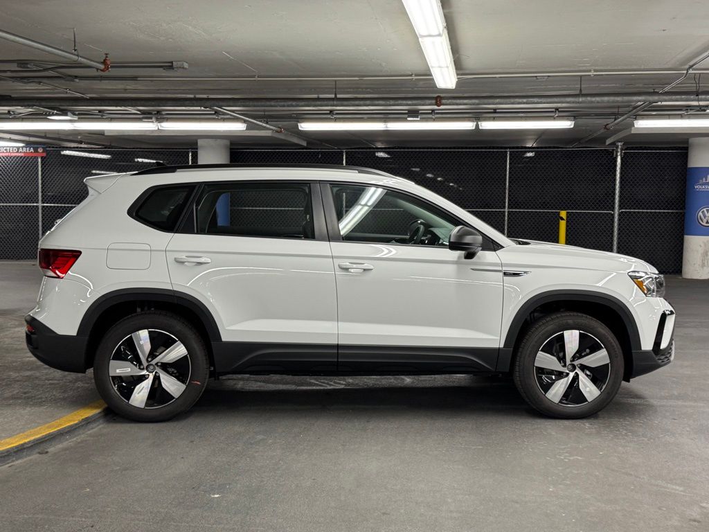 2024 Volkswagen Taos 1.5T S 34