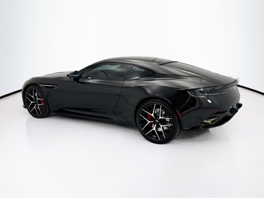 2025 Aston Martin DB12 Base - Photo 7