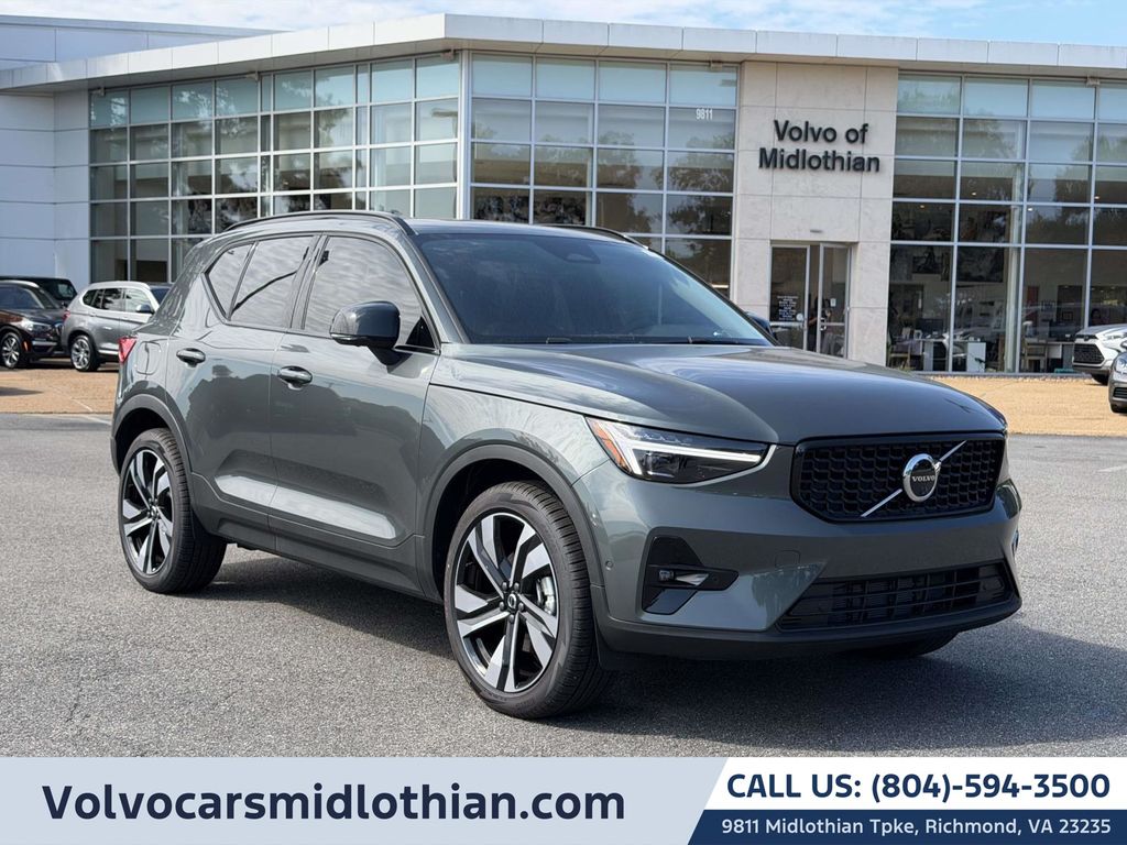 Forest Lake 2026 Volvo XC40 SUV / Crossover All-Wheel Drive Automatic