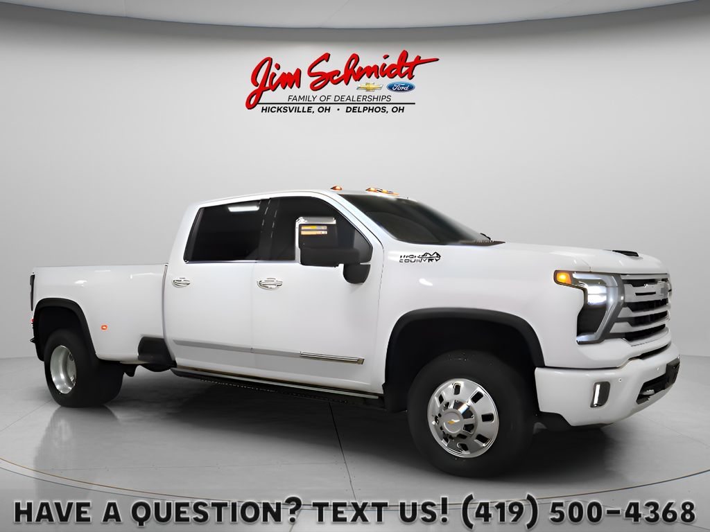 Summit White 2025 Chevrolet Silverado 3500HD Pickup Truck Four-Wheel Drive Automatic