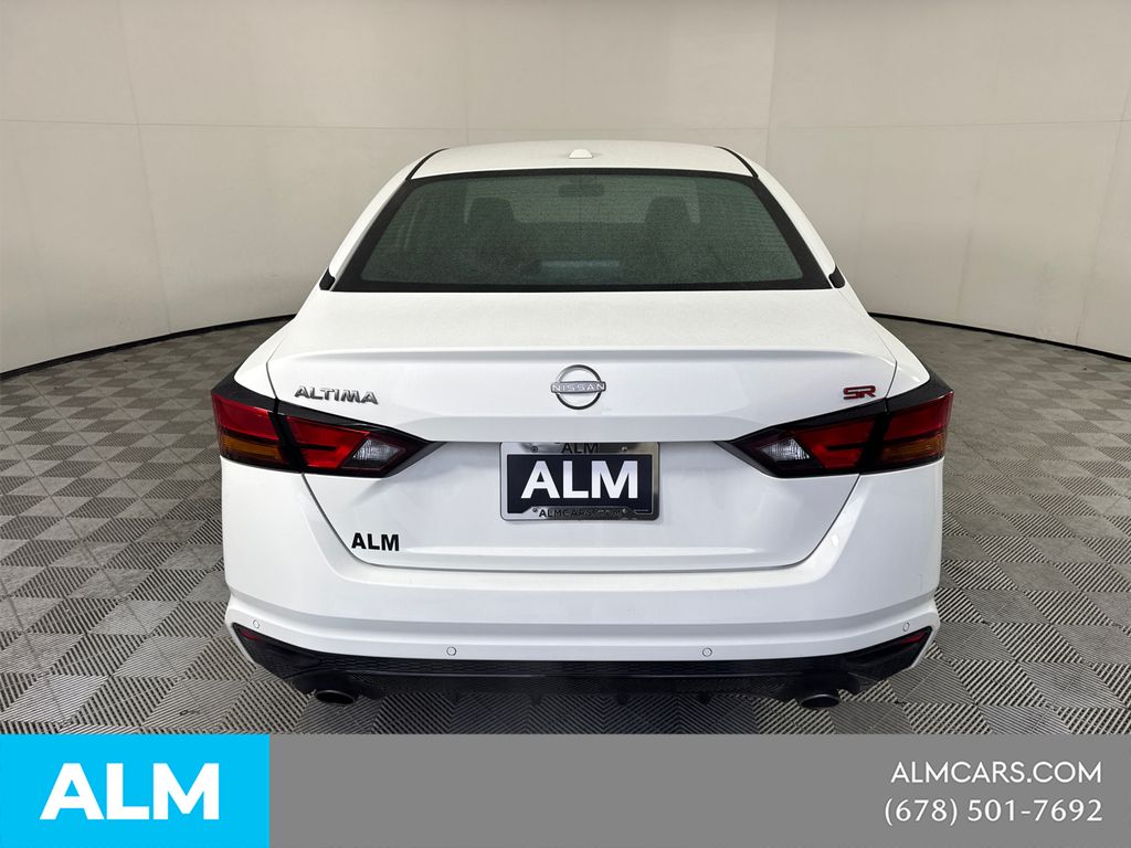 Used 2025 White Nissan 2.5 SR image 8
