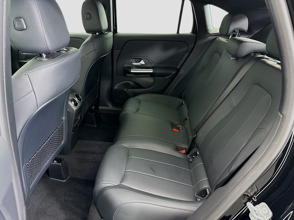 Thumbnail: 2025 Mercedes-Benz GLA - 19