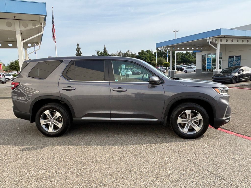 Thumbnail: 2024 Honda Pilot - 4