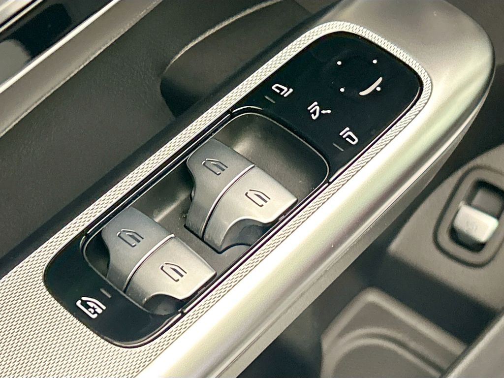 Thumbnail: 2026 Mercedes-Benz GLC - 22