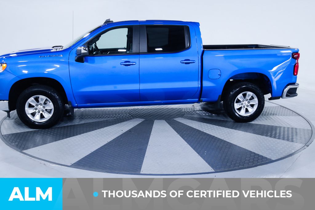 Used 2025 Blue Chevrolet LT image 4