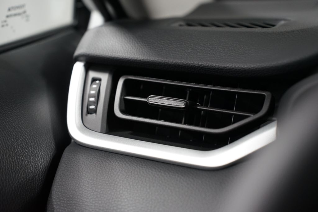 Thumbnail: 2025 Toyota RAV4 - 25