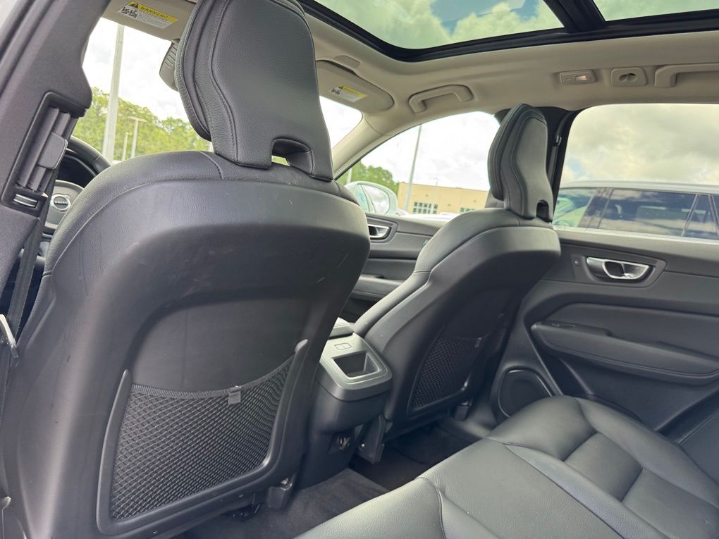 2023 Volvo XC60 B5 Plus photo 16