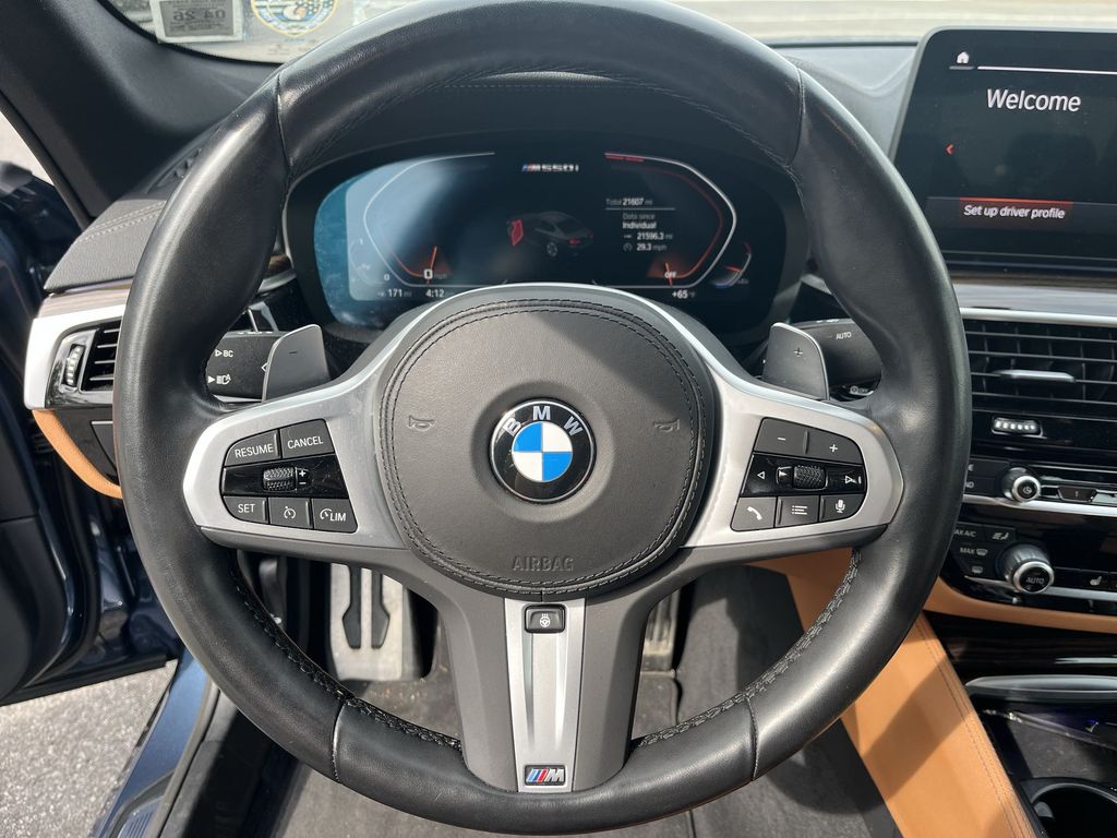 Thumbnail: 2023 BMW 5 Series - 14