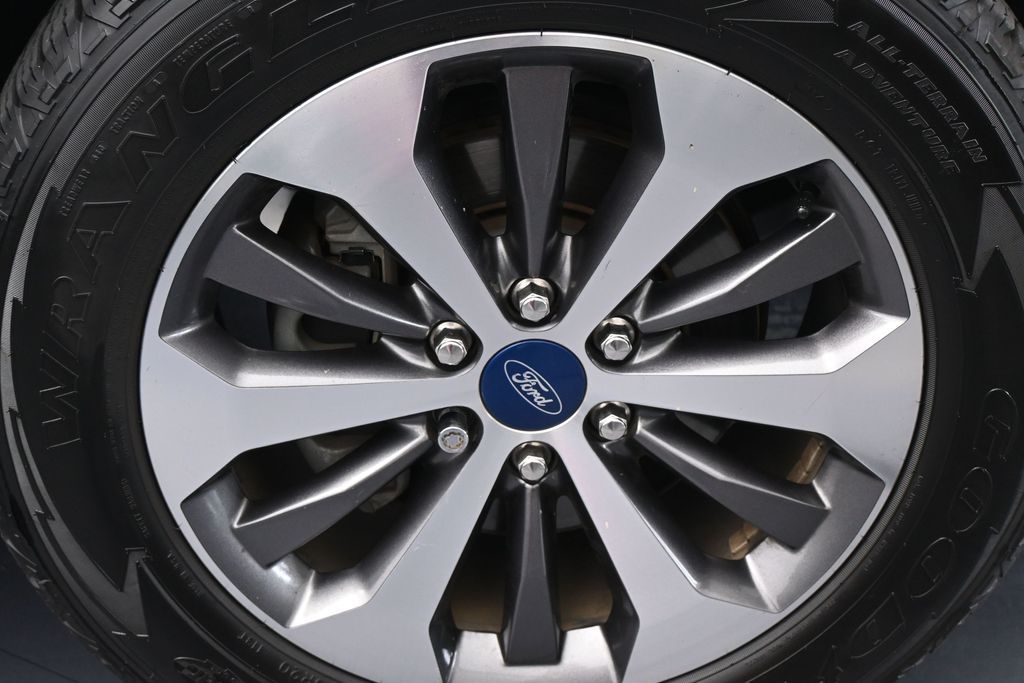 Used 2019 Ingot Silver Ford XL image 42