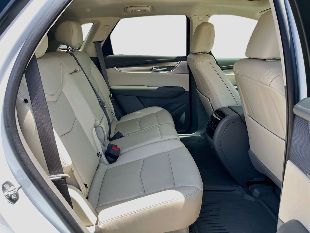 Used 2025 White Cadillac Premium Luxury image 30