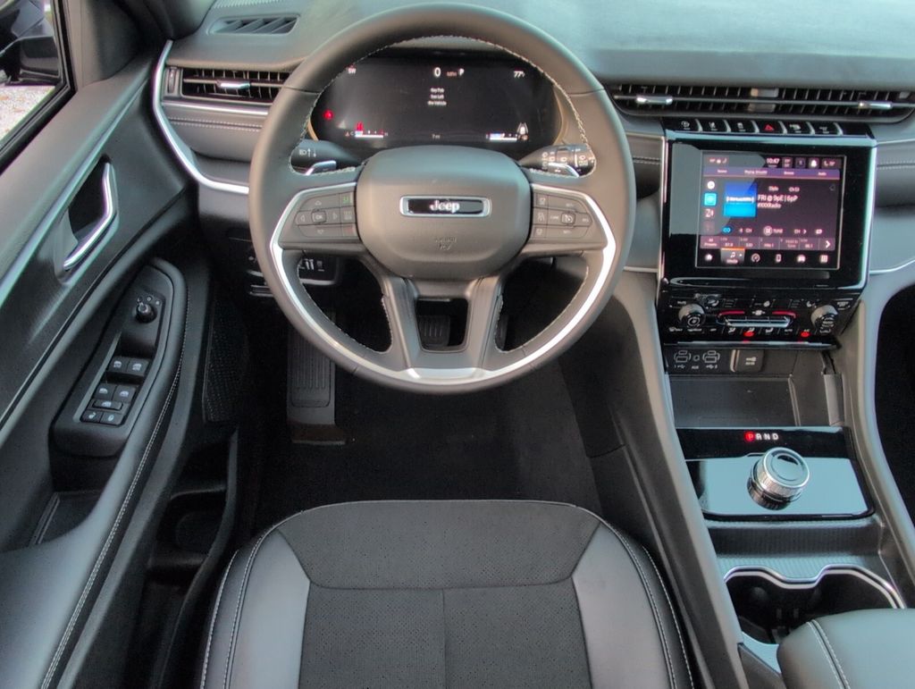 new 2025 Jeep Grand Cherokee car, priced at $32,125