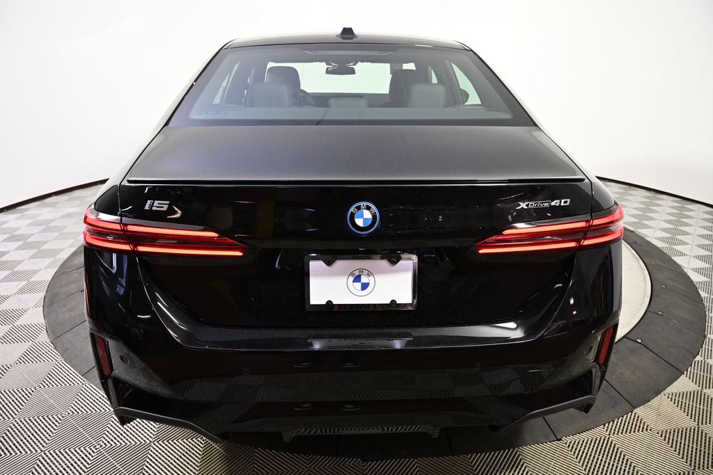 Thumbnail: 2027 BMW i5 - 4