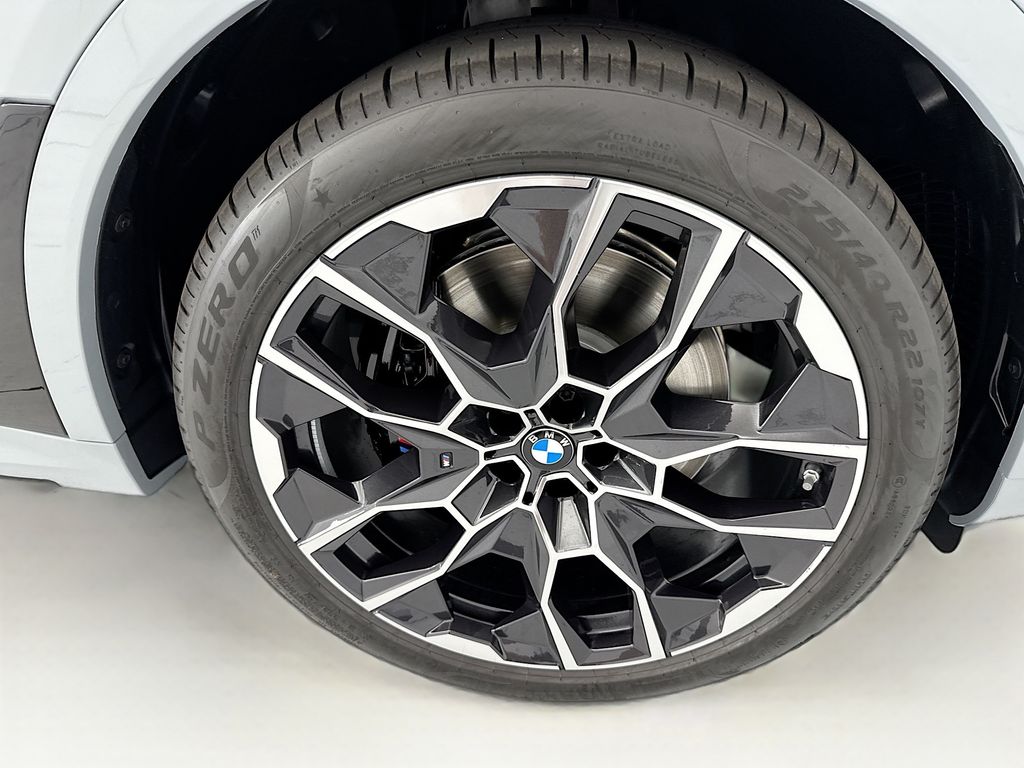 Thumbnail: 2027 BMW X7 - 32