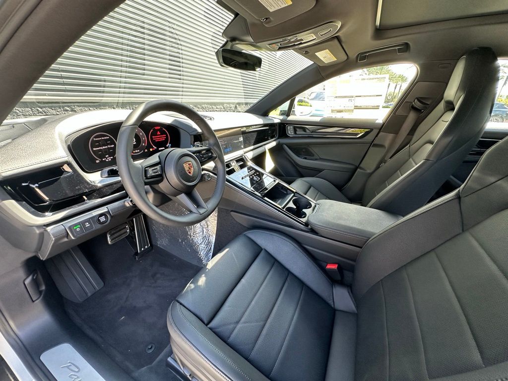 Thumbnail: 2025 Porsche Panamera - 4