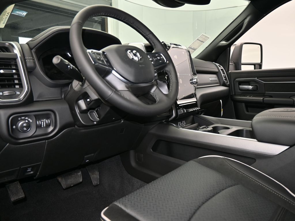 New 2026 Diamond Black Crystal Pearlcoat Ram Laramie image 12