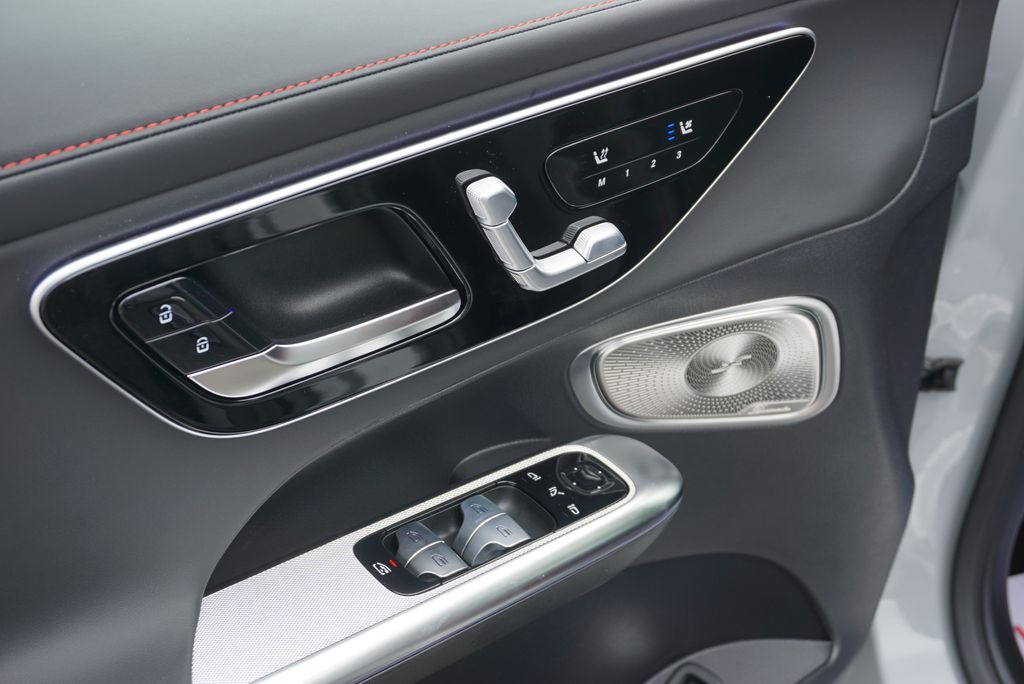 Thumbnail: 2026 Mercedes-Benz GLC - 26