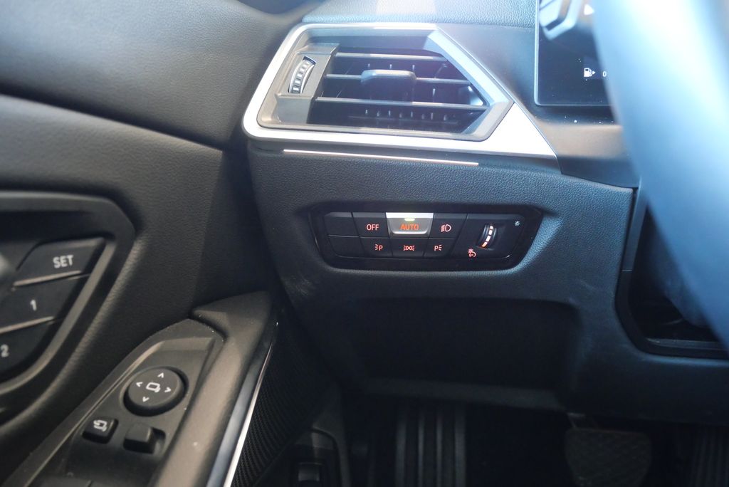 2024 BMW 3 Series 330i 16