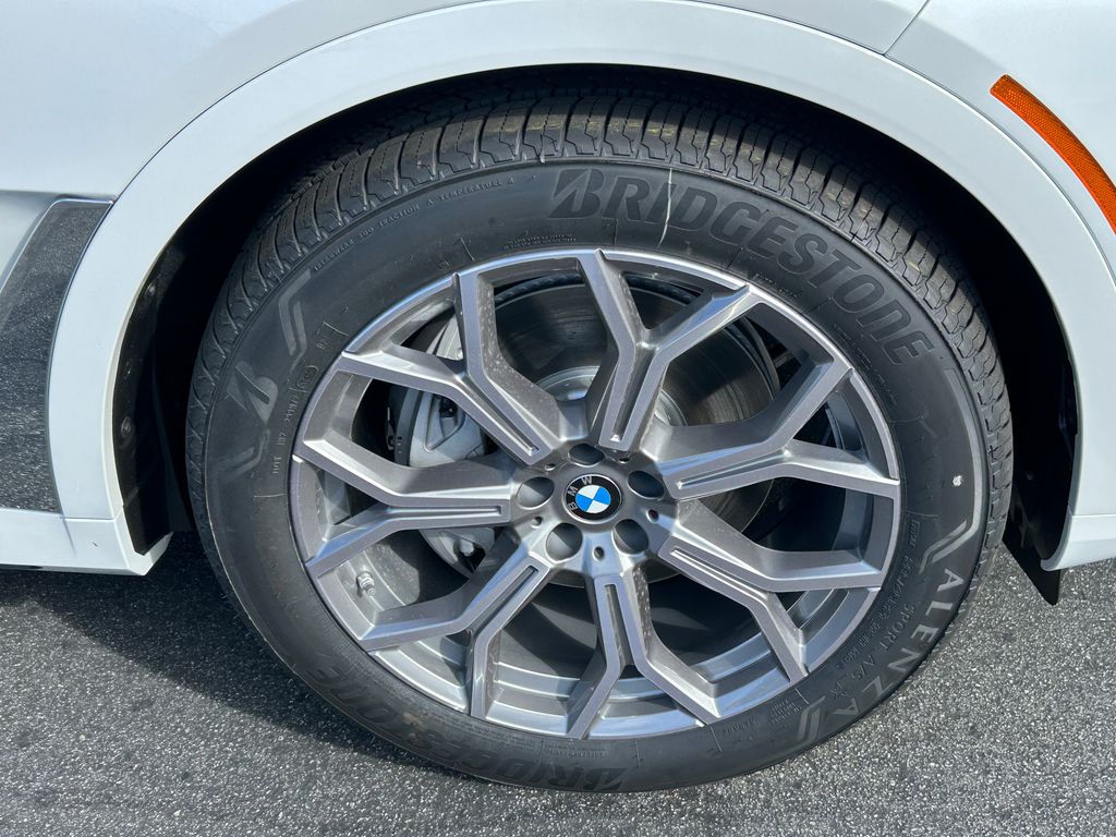 Thumbnail: 2026 BMW X7 - 3