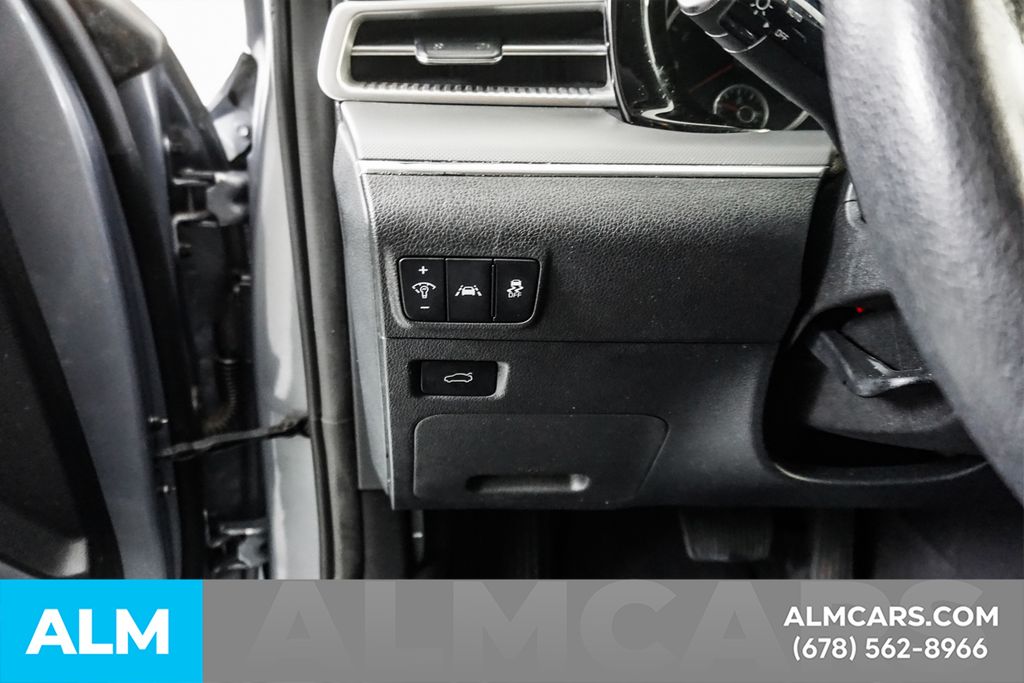 Used 2022 Silver Kia LX image 29