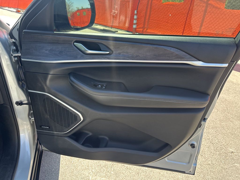 Used Car 2021 Jeep Grand Cherokee L  Limited For Sale Under $30,000 In Austin, Texas