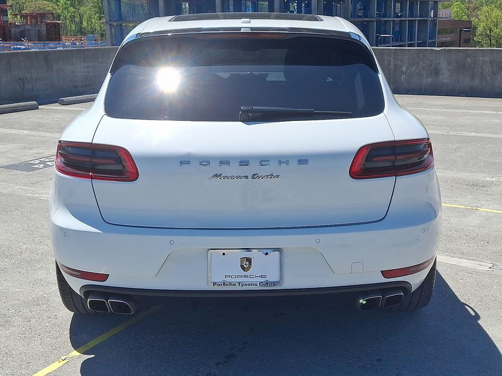 2015 Porsche Macan Turbo 9