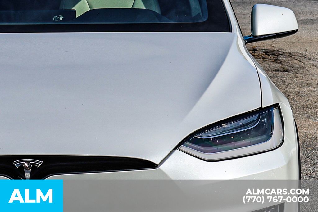 Used 2023 White Tesla Standard Range image 17