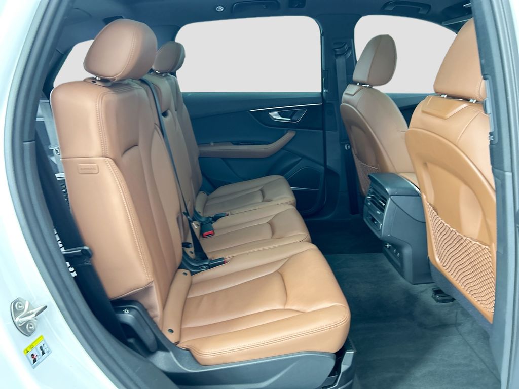 Thumbnail: 2023 Audi Q7 - 21