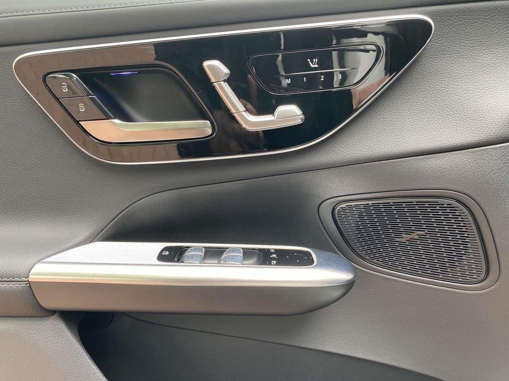 Thumbnail: 2024 Mercedes-Benz GLC - 16