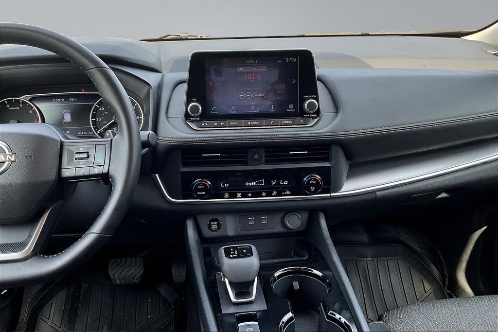 2025 Nissan Rogue SV - 9