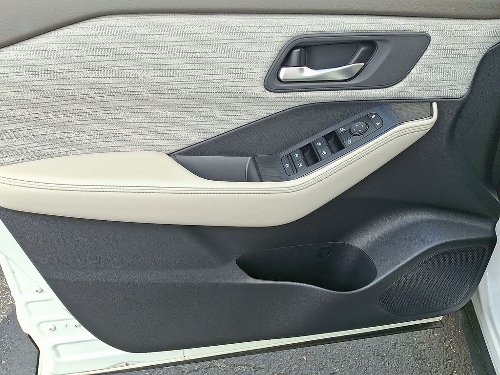 Thumbnail: 2023 Nissan Rogue - 13