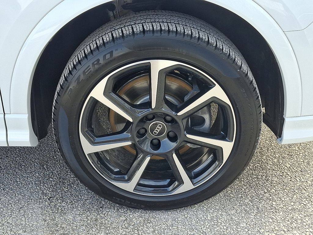 Thumbnail: 2025 Audi Q3 - 8