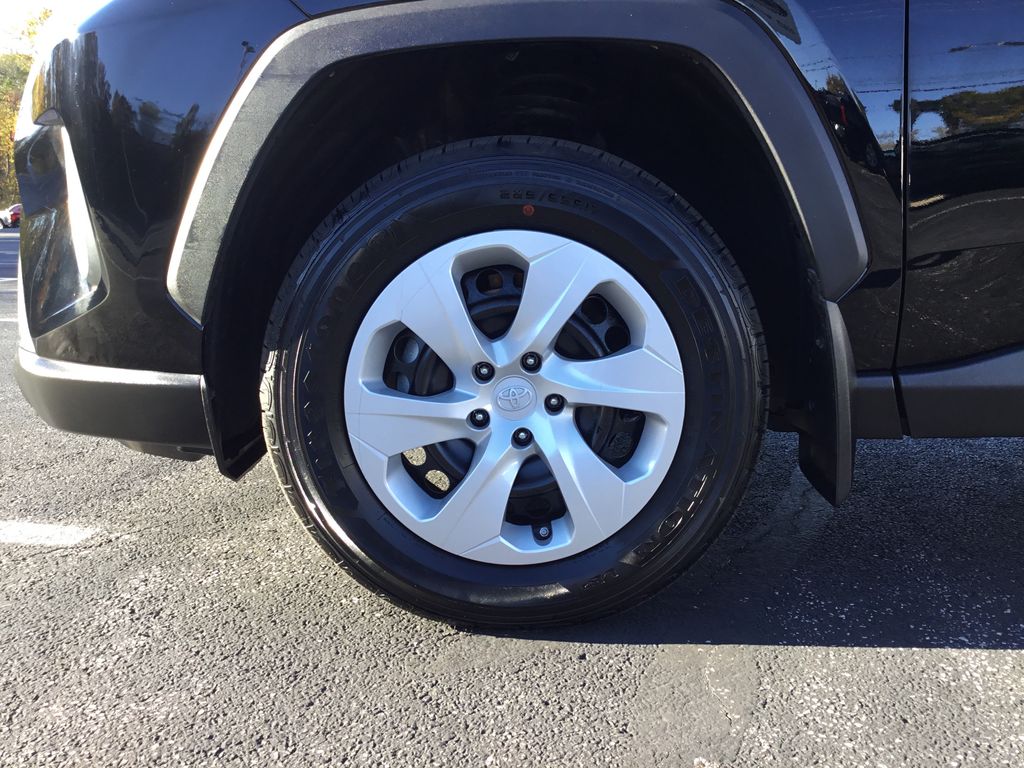 Thumbnail: 2023 Toyota RAV4 - 9