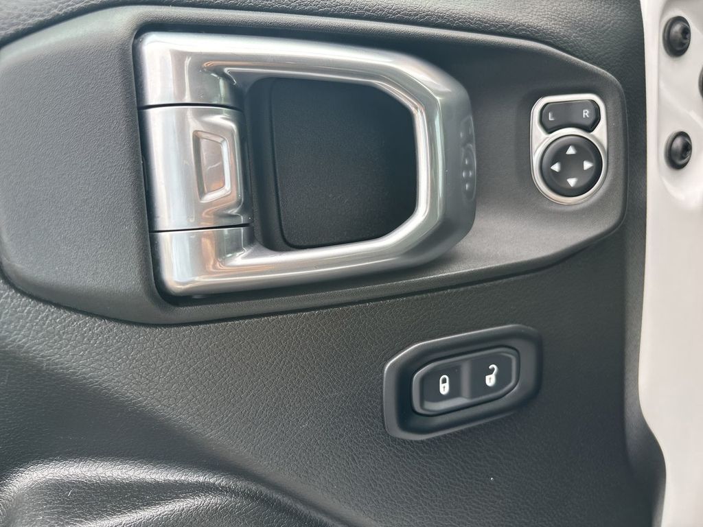 Used 2024 Jeep Wrangler SUV