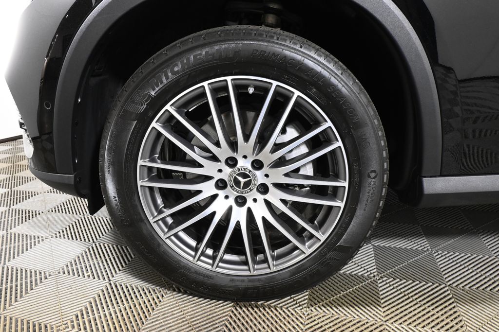 Thumbnail: 2024 Mercedes-Benz GLC - 12