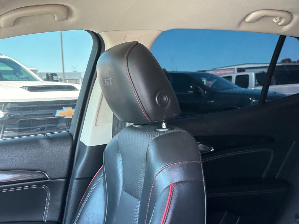 Used Car 2022 Buick Envision  Essence For Sale Under $30,000 In Austin, Texas