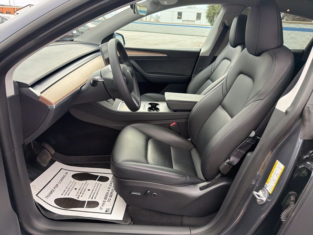 Thumbnail: 2023 Tesla Model Y - 16