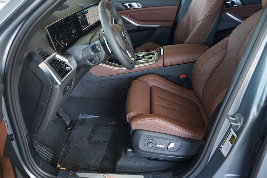 Thumbnail: 2026 BMW X5 - 10