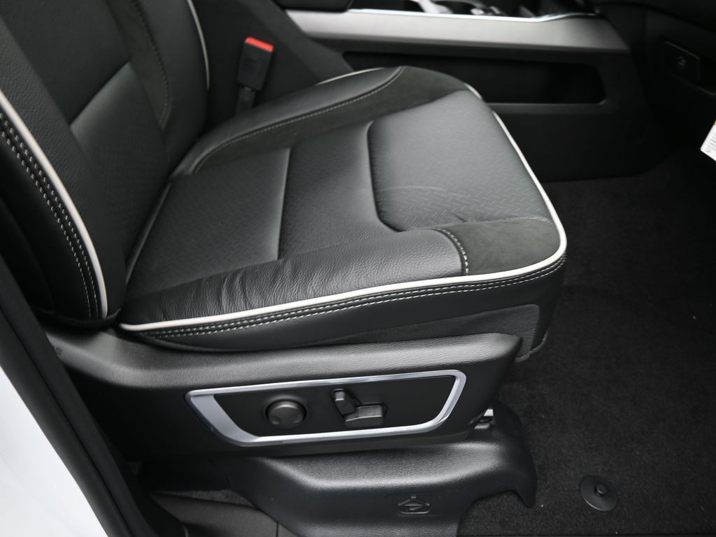 New 2026 Bright White Clearcoat Ram Laramie image 38