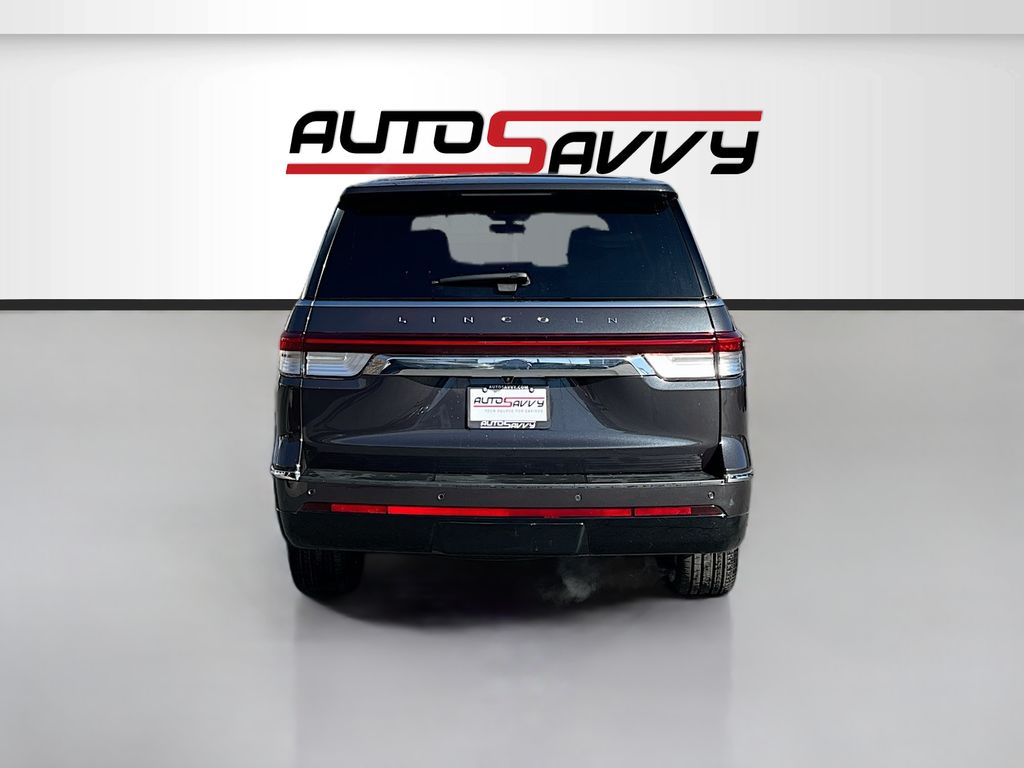 Used 2024 Gray Metallic Lincoln Reserve image 6