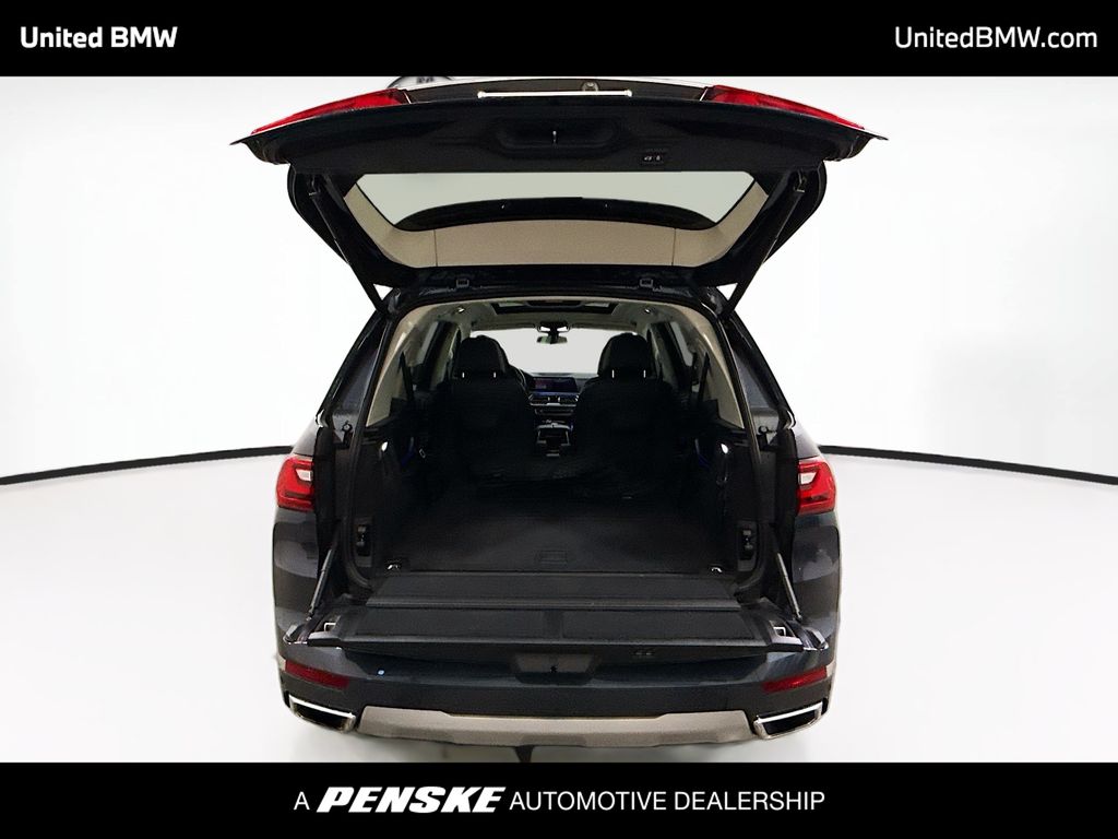 Thumbnail: 2021 BMW X7 - 14