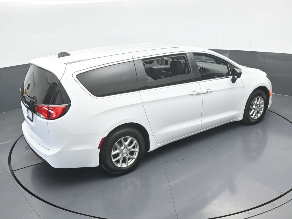 Used 2026 Bright White Clearcoat Chrysler LX image 49