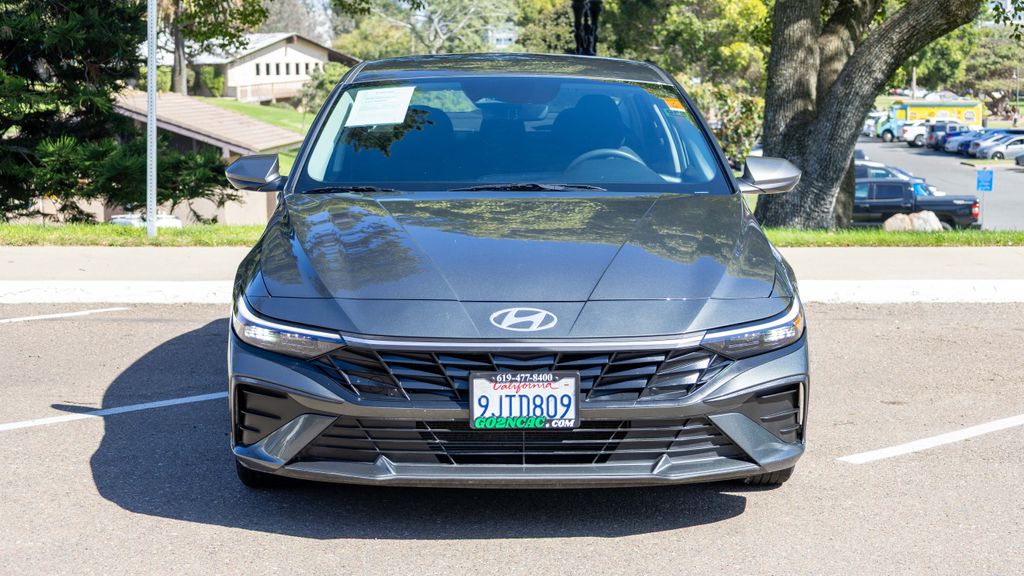Used 2024 Hyundai Elantra SE 4D Sedan