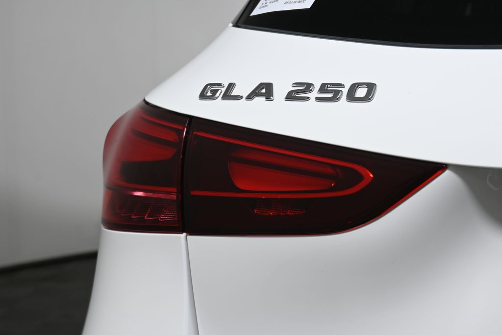 Thumbnail: 2026 Mercedes-Benz GLA - 12