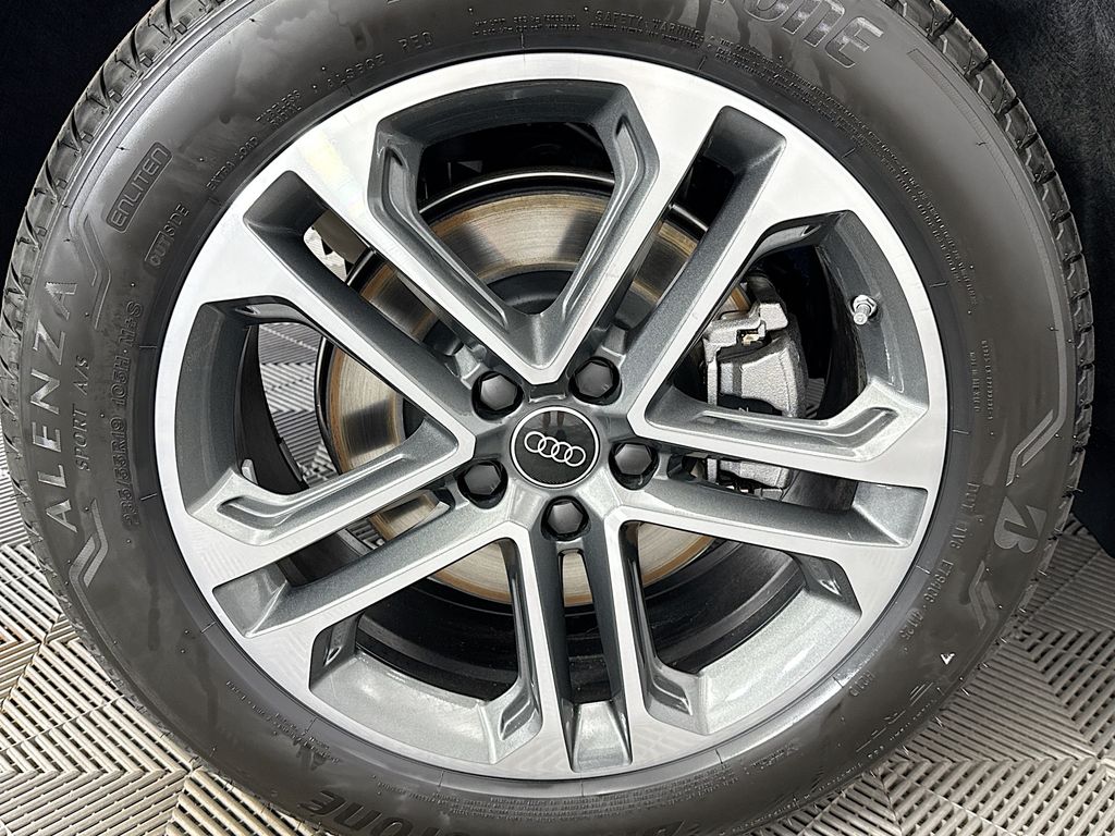 Thumbnail: 2025 Audi Q5 - 32