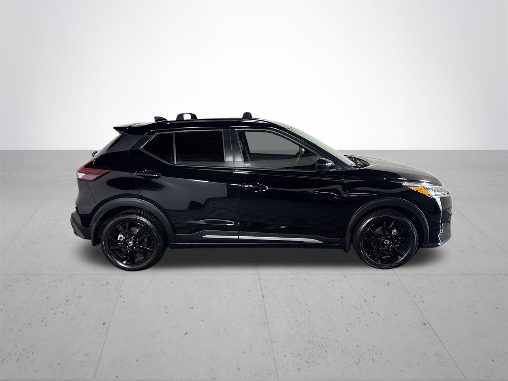 2021 Nissan Kicks SR