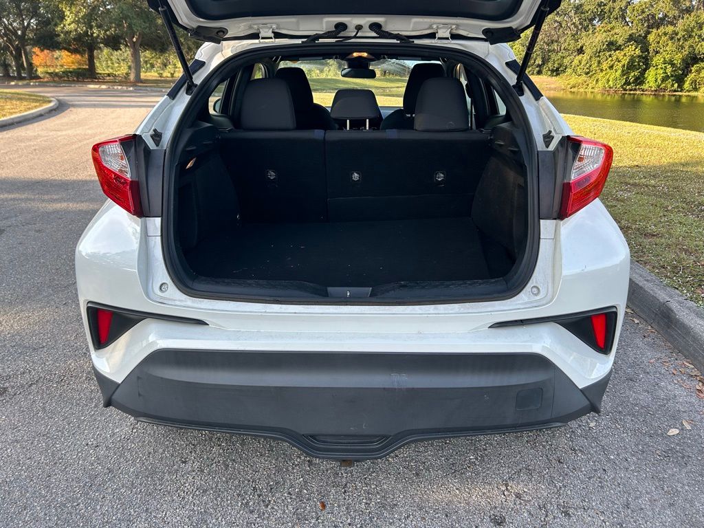 Thumbnail: 2021 Toyota C-HR - 10